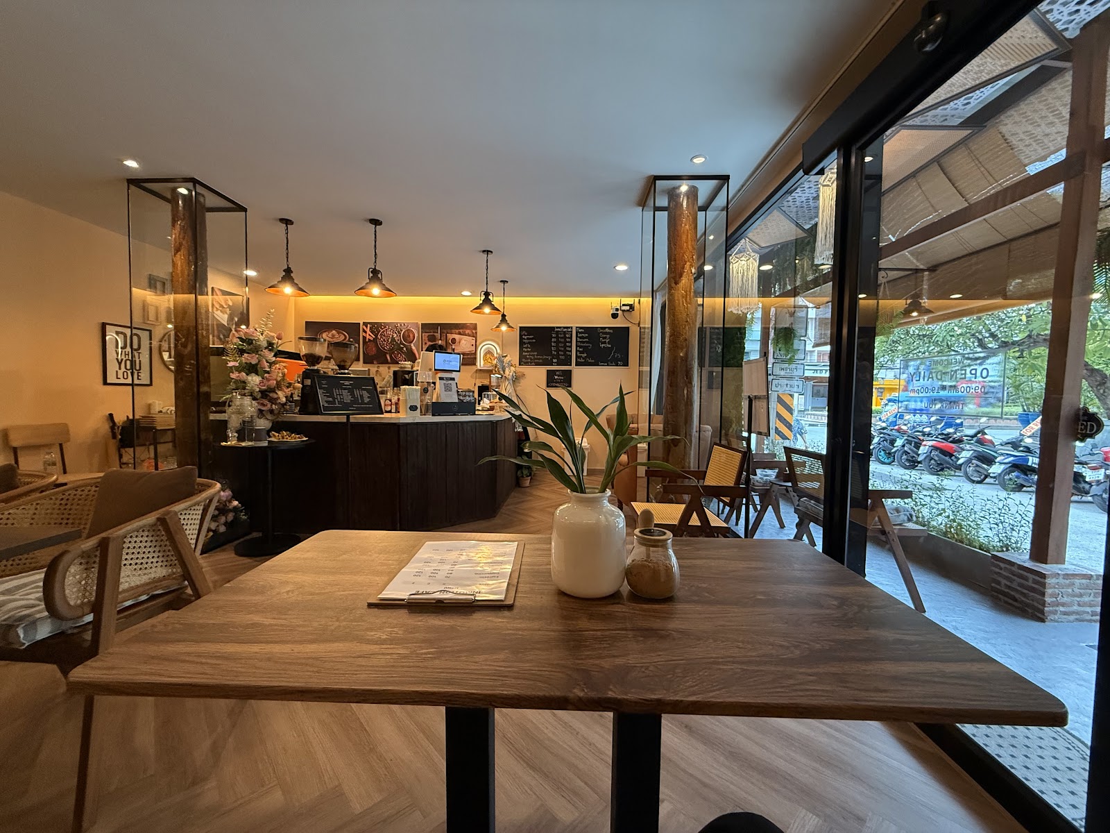 Inmotion Cafe huahin