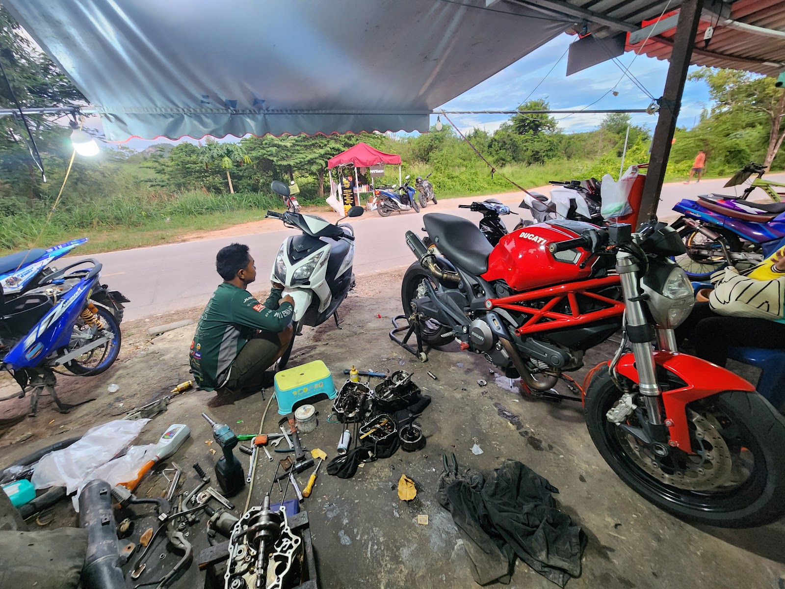 James Motorcycle Repair Shop