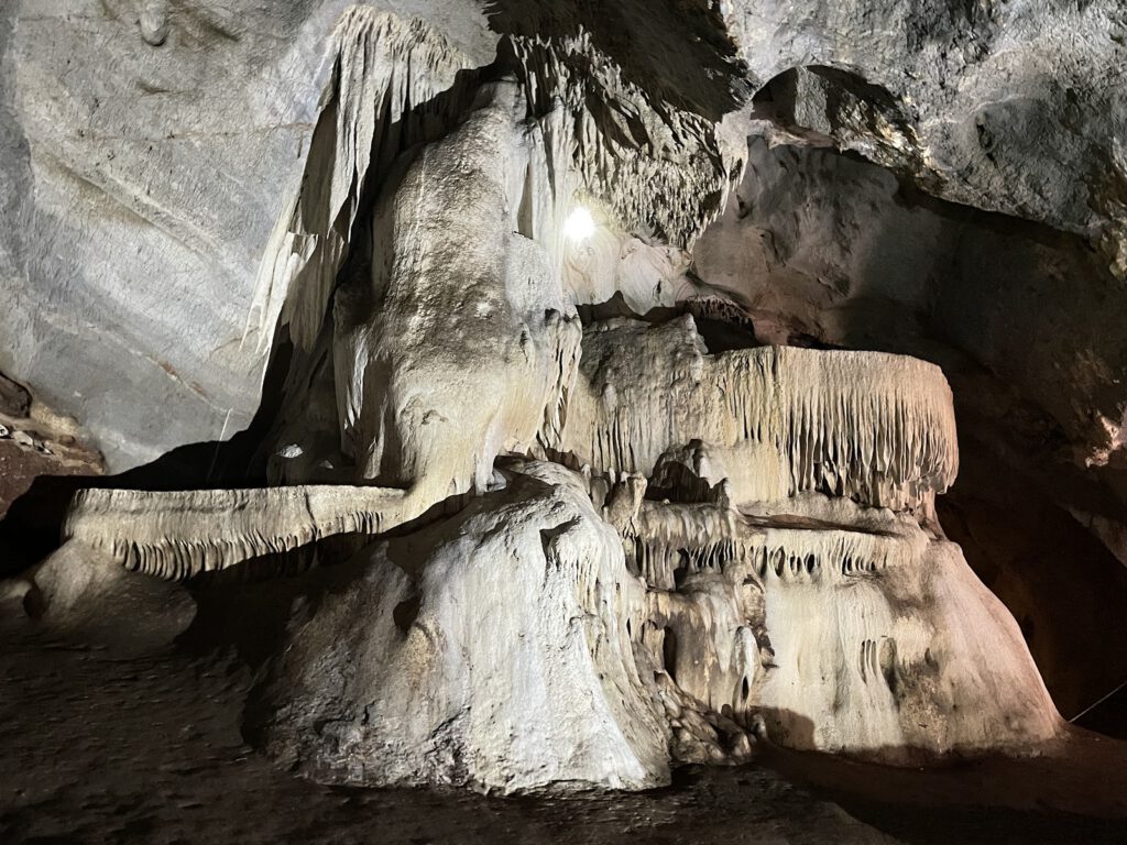 Lub Lae cave