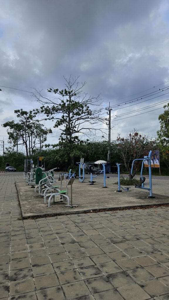 public exercise facility (outdoors)