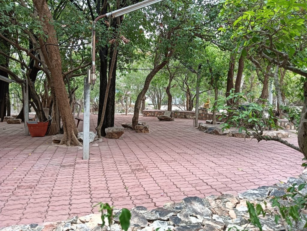 Wat Khao Santi