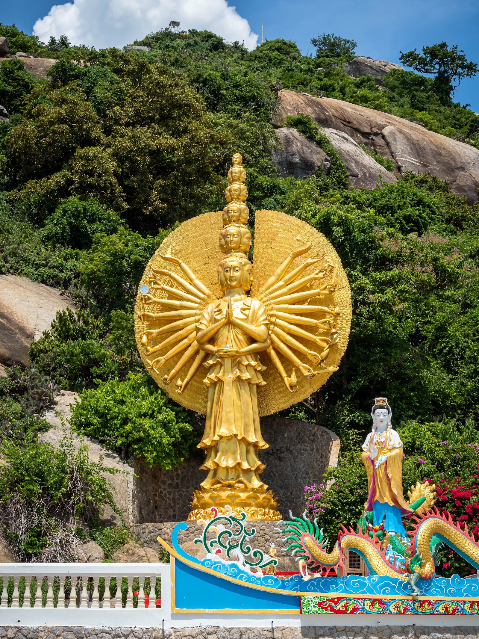 Wat Khao Takiap